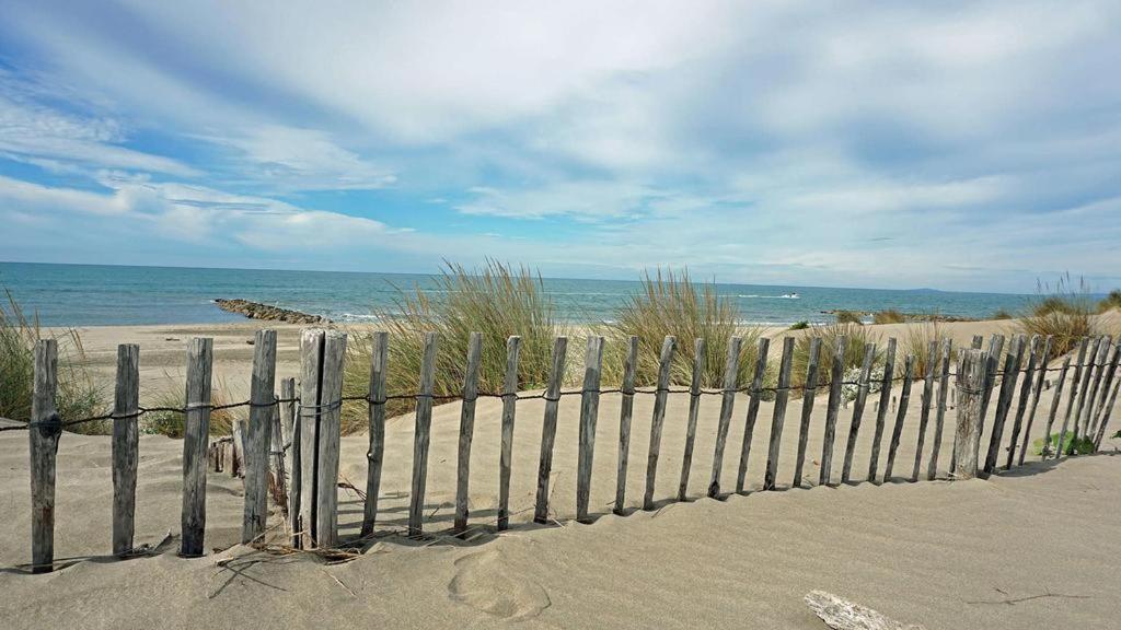 Studio Cabine Vue Port Avec Parking Prive, Piscine, Parc, Boulodrome Agde Buitenkant foto