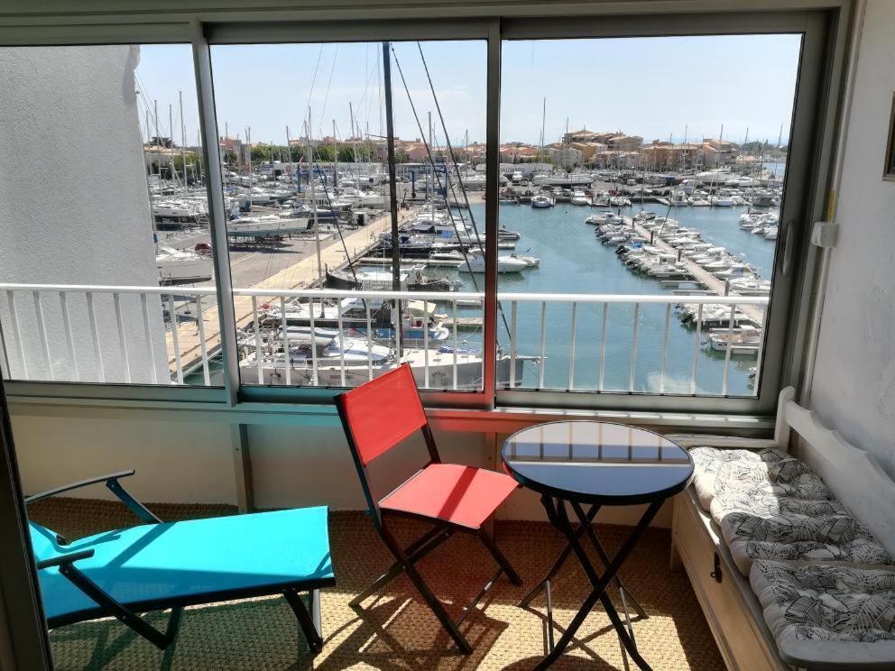 Studio Cabine Vue Port Avec Parking Prive, Piscine, Parc, Boulodrome Agde Buitenkant foto